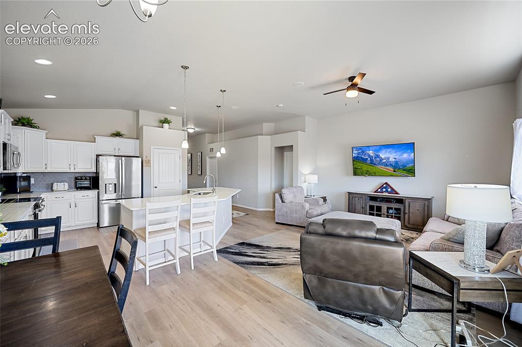 Image 19 of 42: Living Room