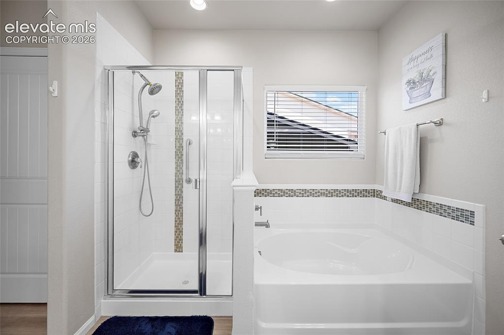 Image 29 of 42: Bathroom