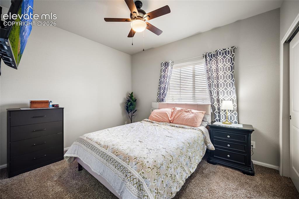 Image 7 of 42: Bedroom