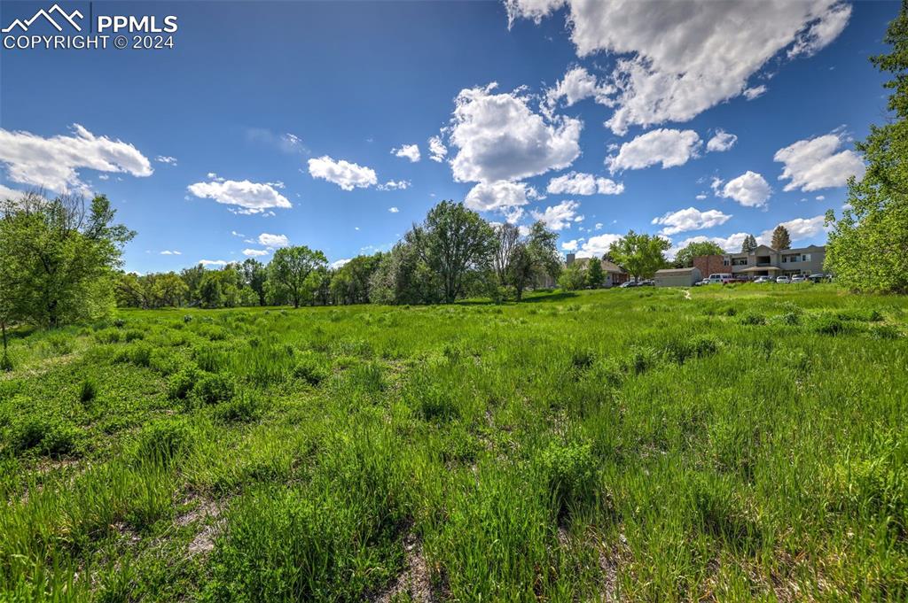 Caption: View of nature with a rural view