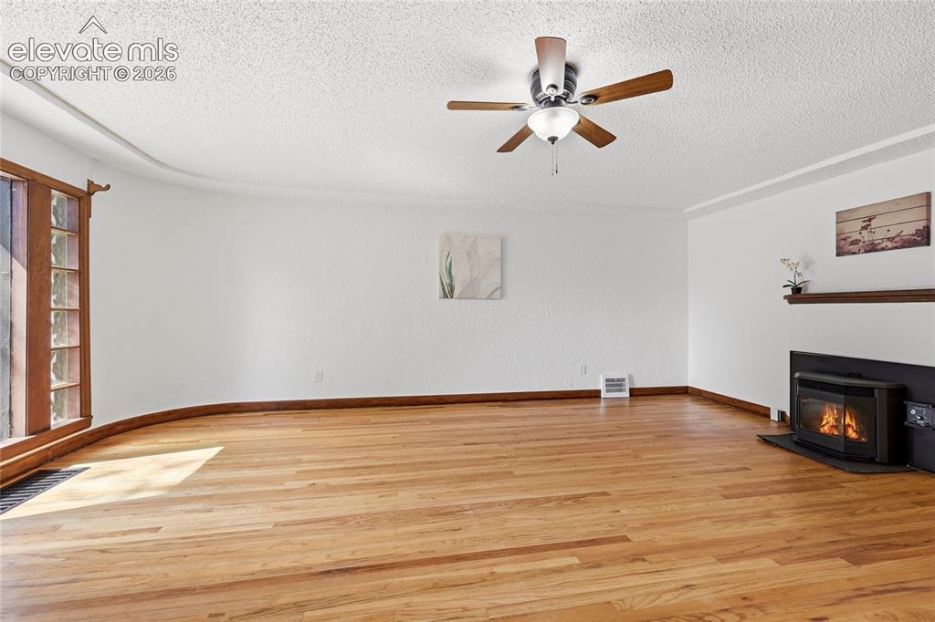 Image 5 of 44: Living Room