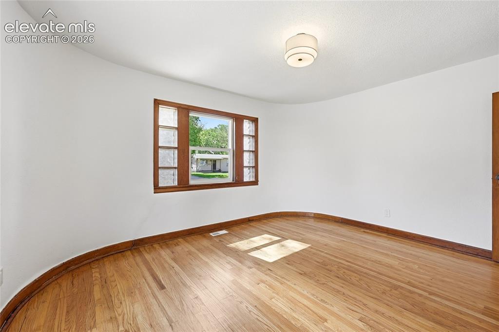 Image 7 of 44: Living Room