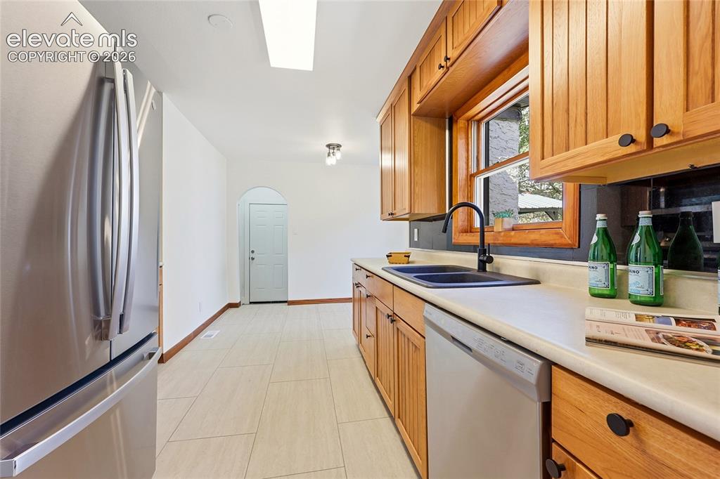 Image 8 of 44: Kitchen