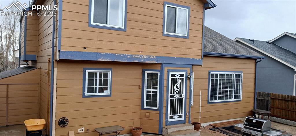 Image 21 of 23: Back of Structure