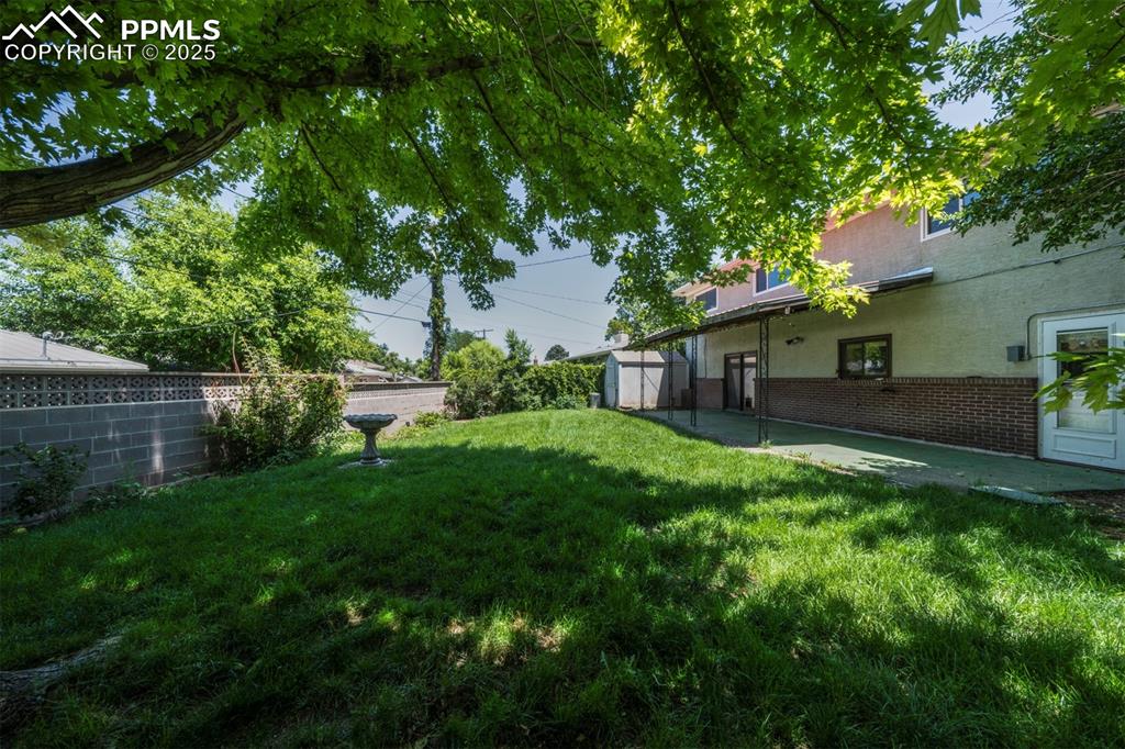 Image 19 of 19: Yard