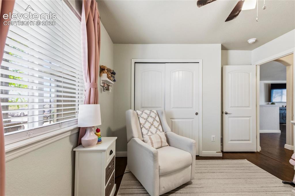 Image 10 of 30: Sitting Room