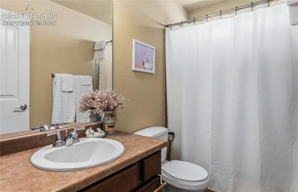 Image 11 of 30: Bathroom