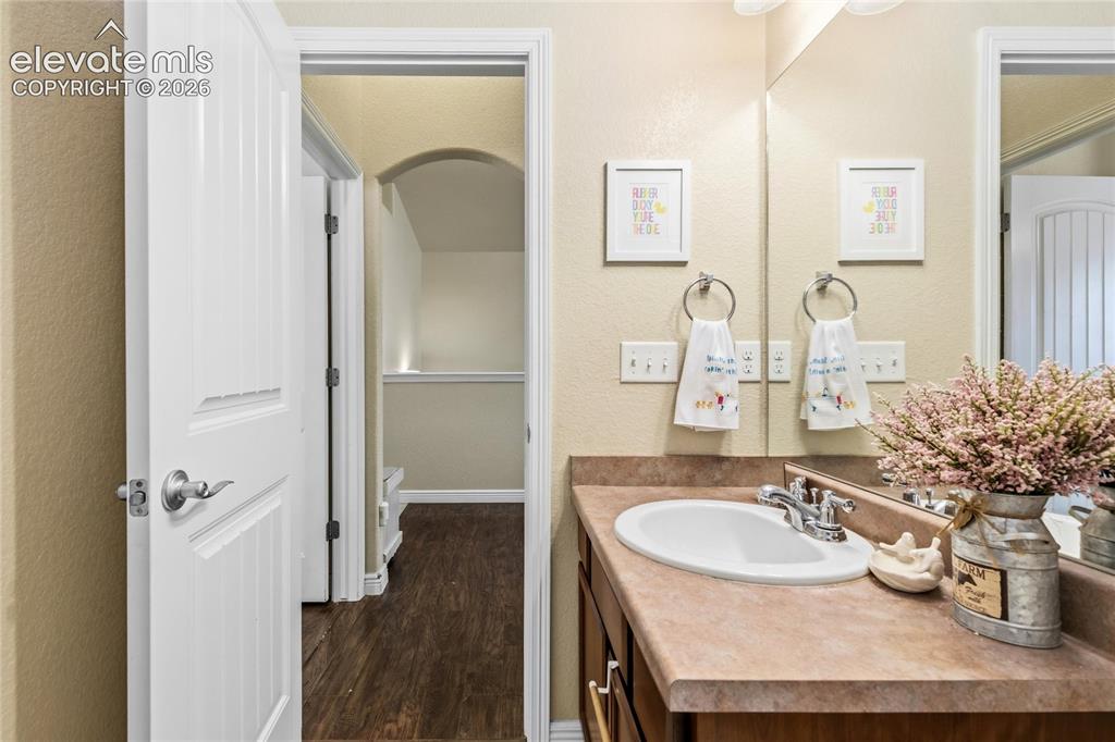 Image 12 of 30: Bathroom