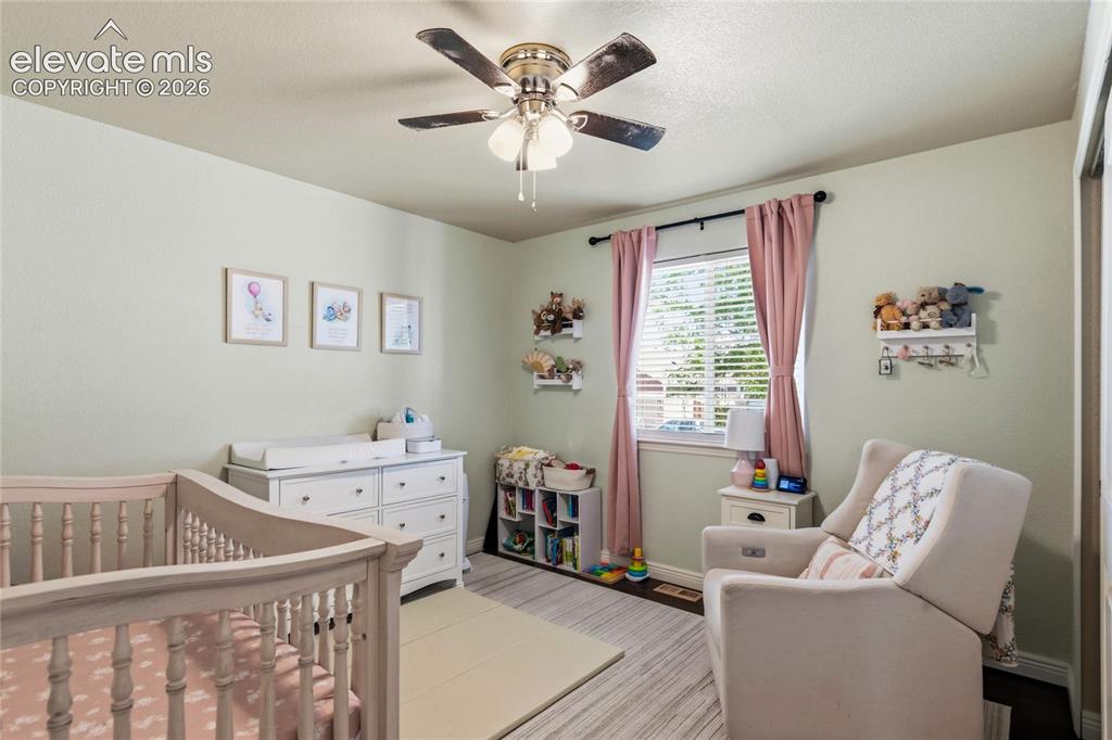 Image 9 of 30: Bedroom