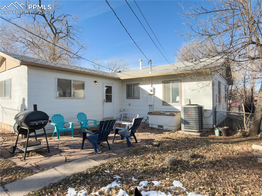 Image 21 of 21: Back of Structure