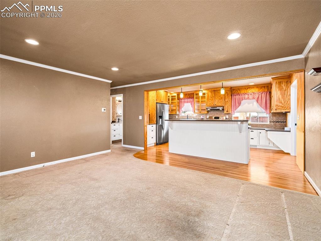 Image 11 of 24: Kitchen