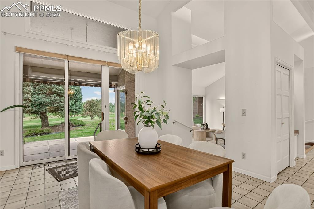 Image 13 of 41: Dining Area