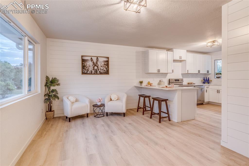 Image 6 of 37: Kitchen