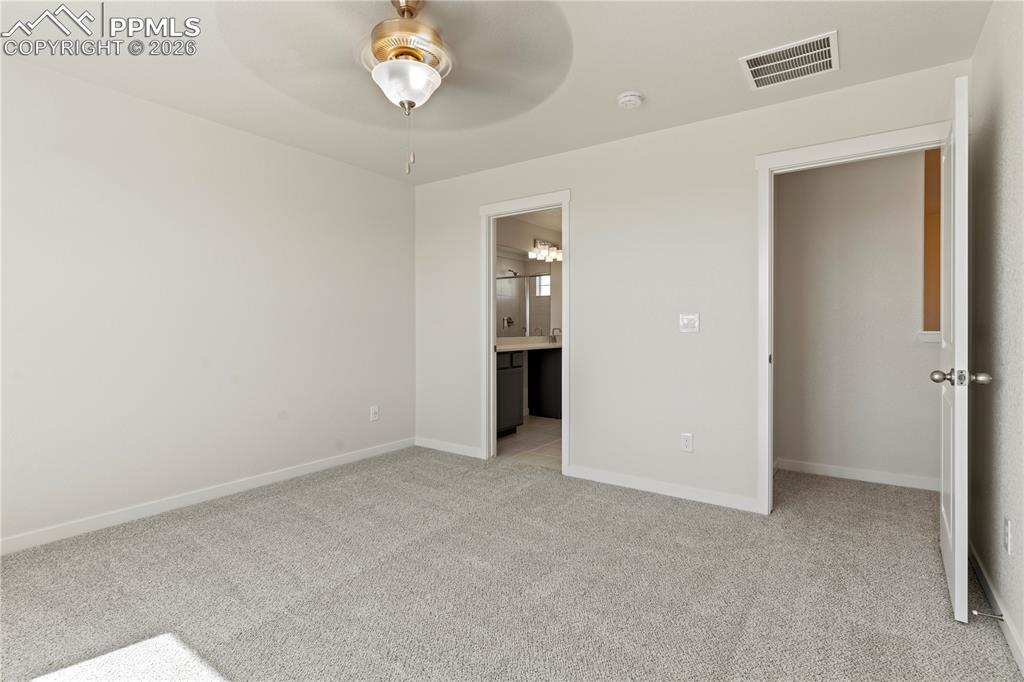 Image 23 of 34: Bedroom