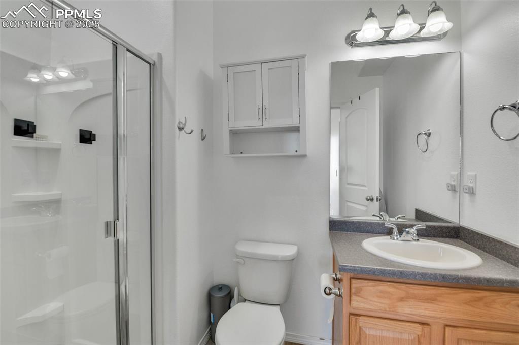 Image 13 of 42: Bathroom