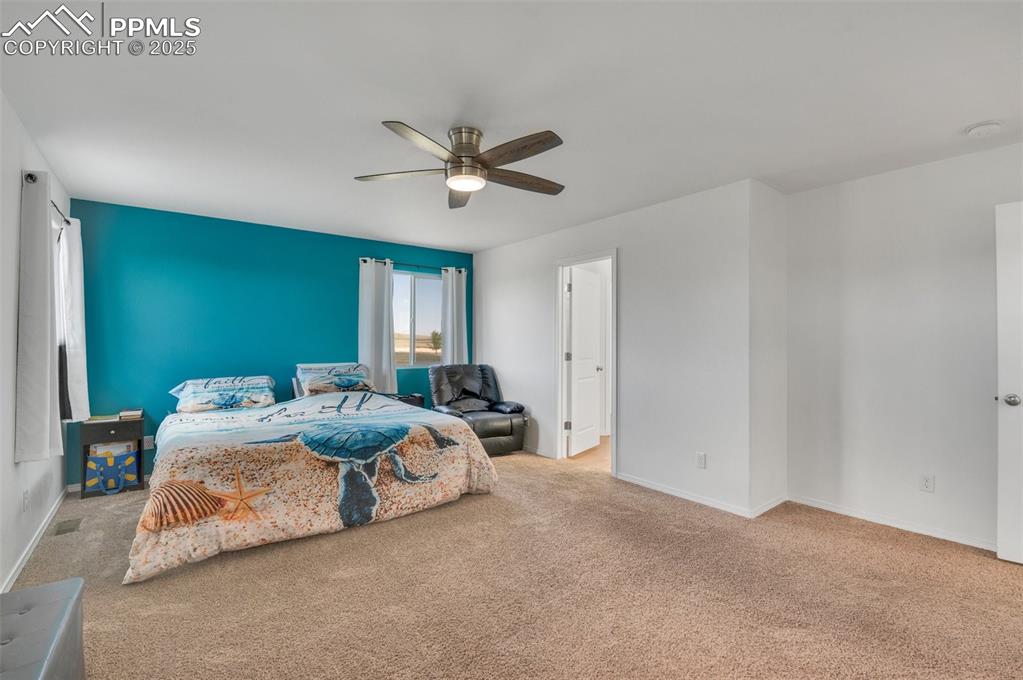 Image 17 of 42: Bedroom