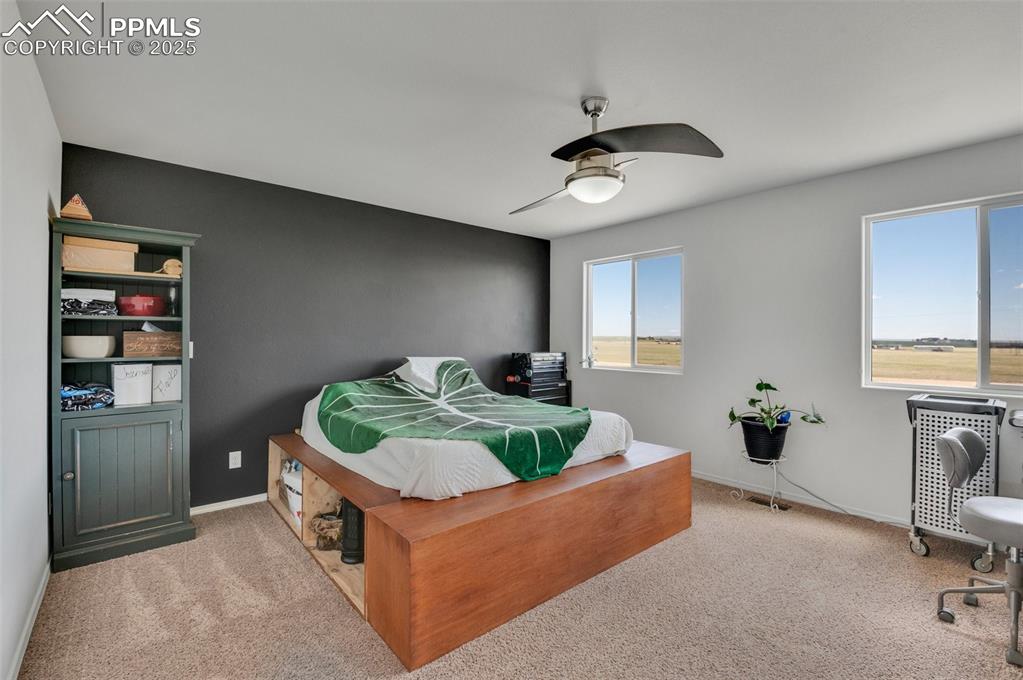 Image 21 of 42: Bedroom