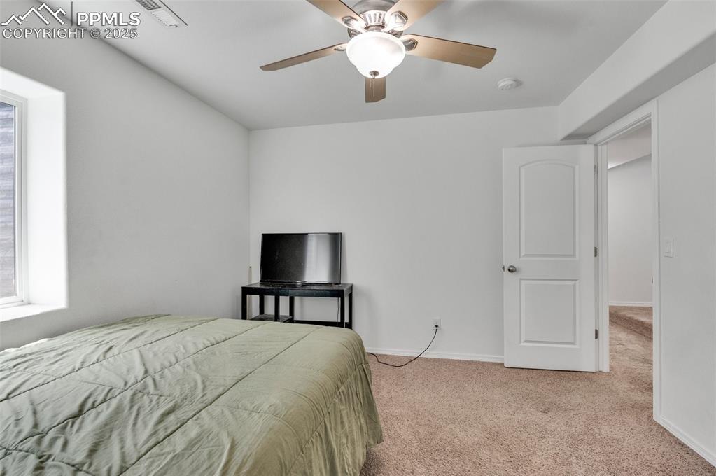 Image 30 of 42: Bedroom