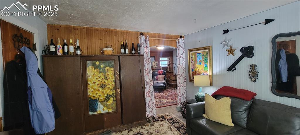 Image 16 of 36: Living Room