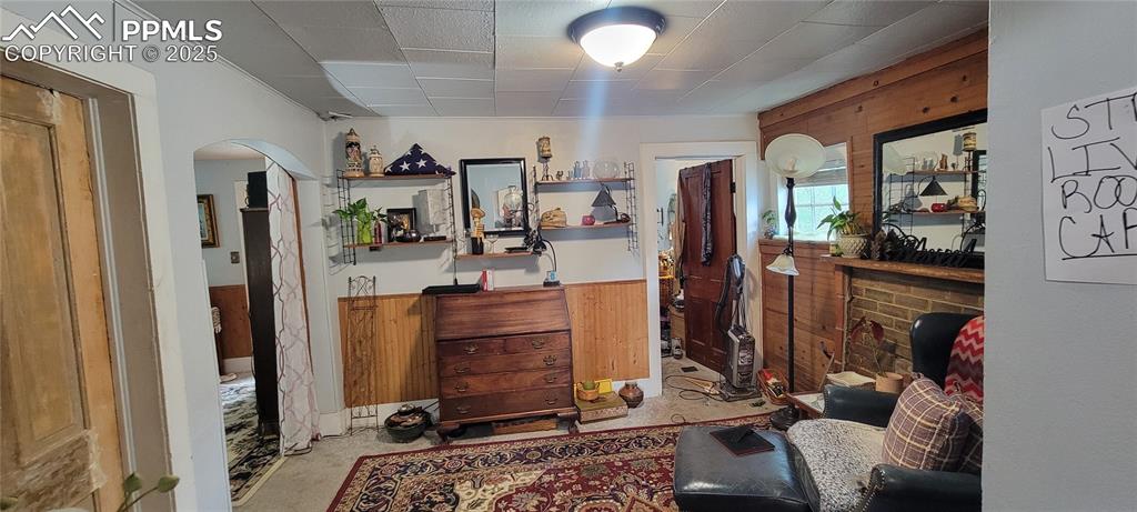 Image 5 of 36: Sitting Room