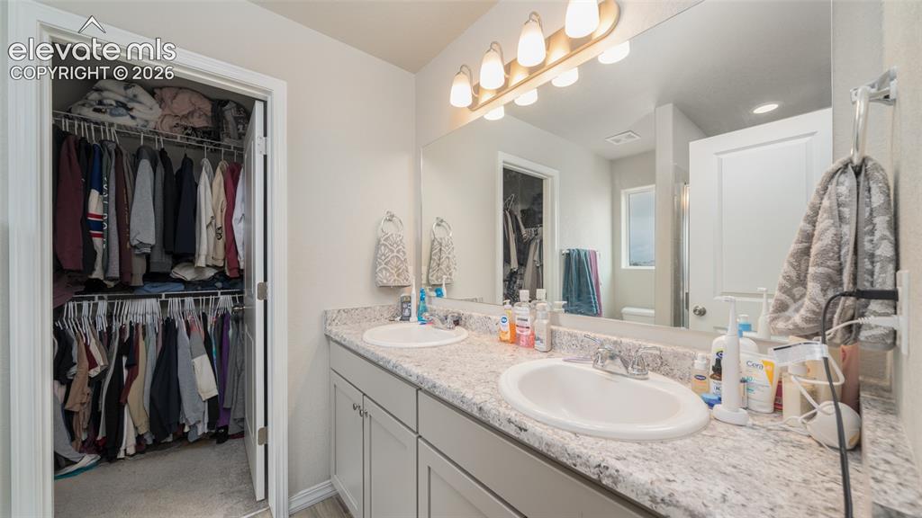 Image 11 of 15: Bathroom