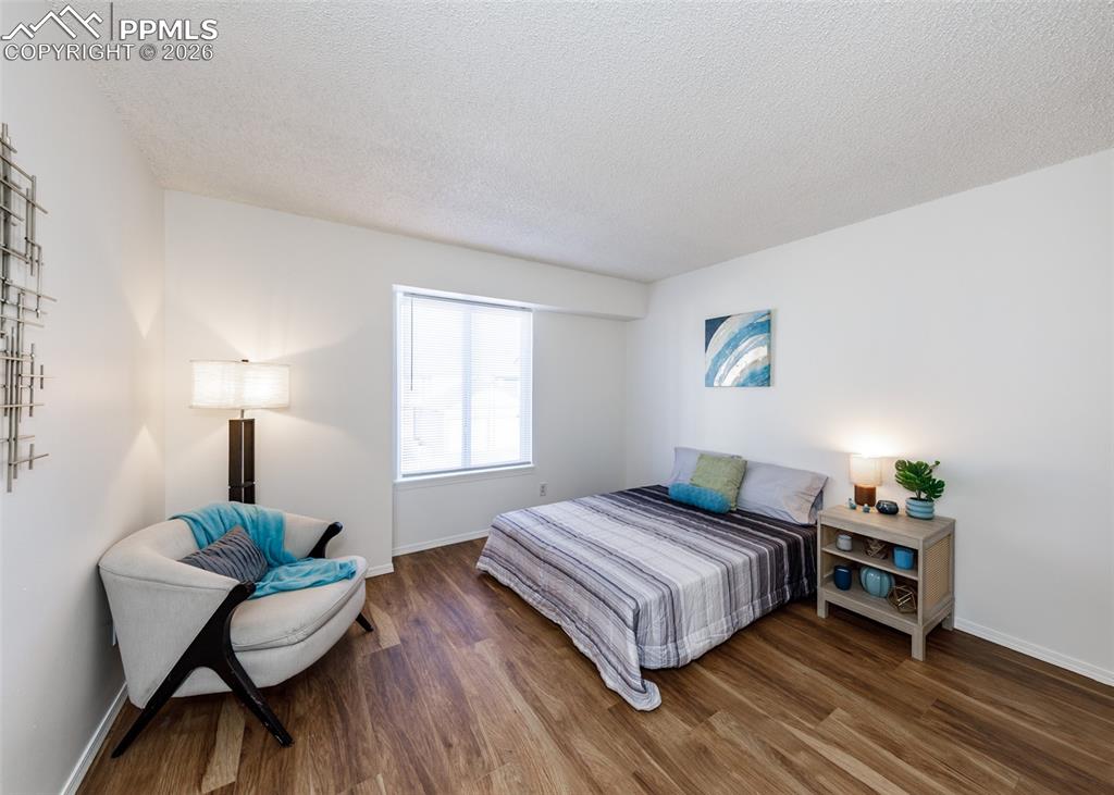 Image 24 of 33: Bedroom