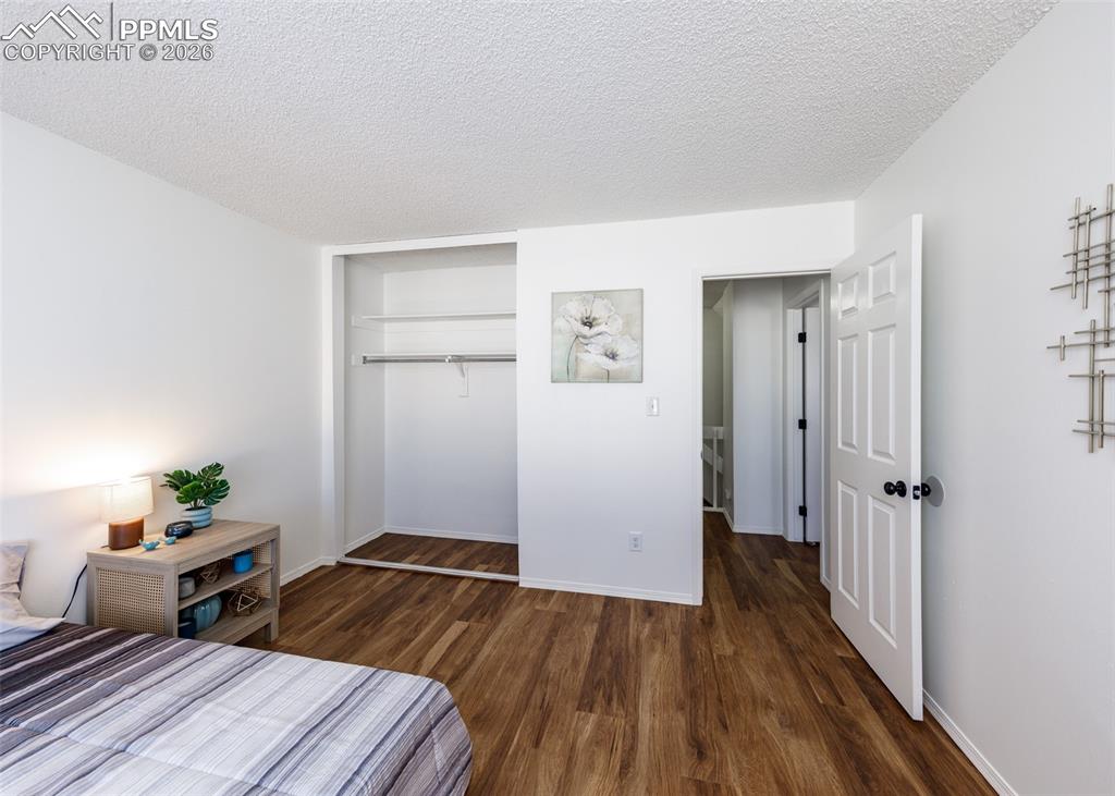 Image 25 of 33: Bedroom