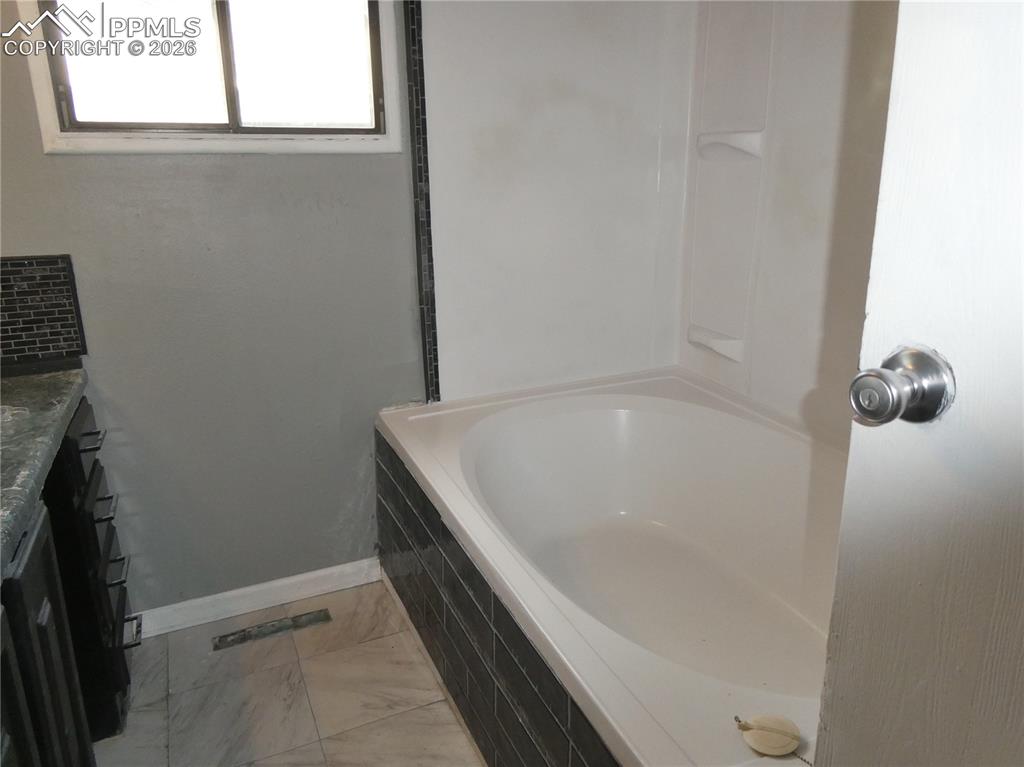 Image 11 of 43: Bathroom