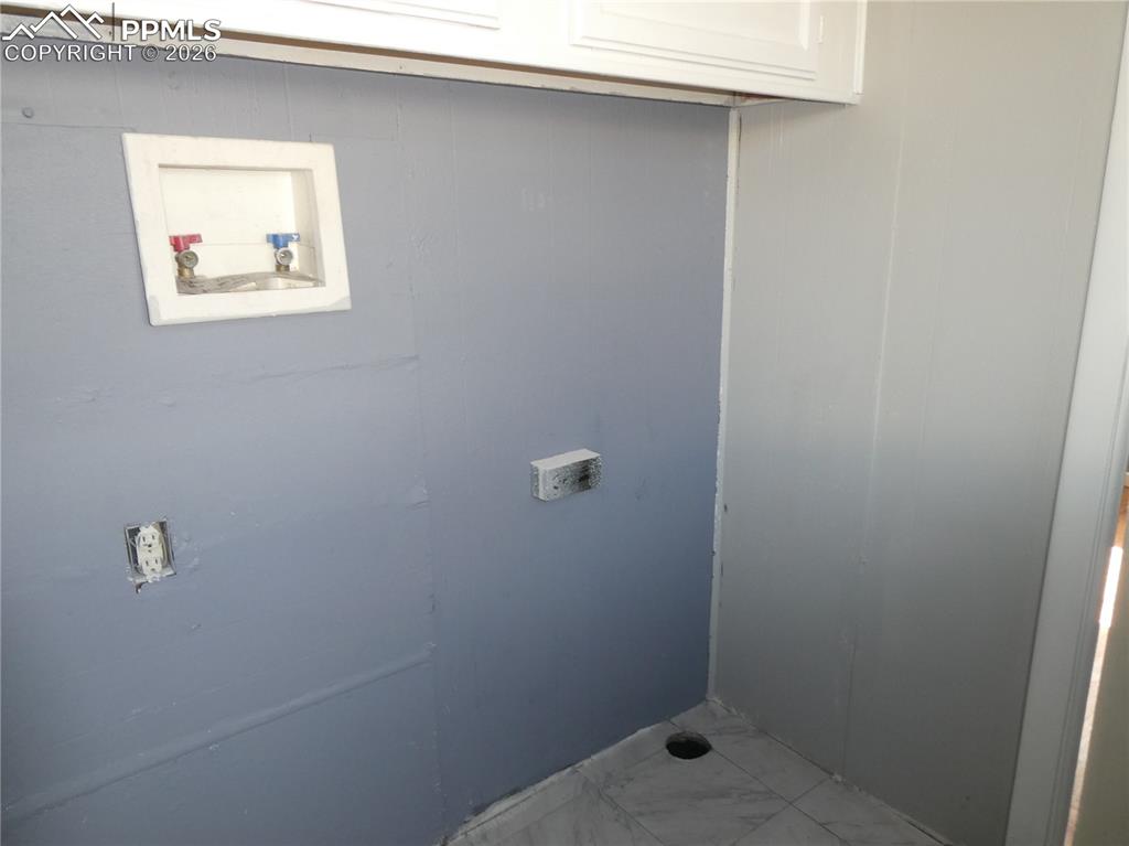 Image 19 of 43: Laundry