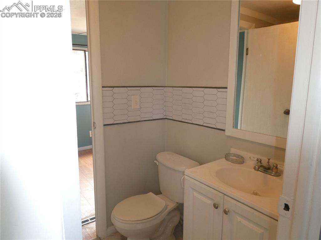 Image 21 of 43: Bathroom