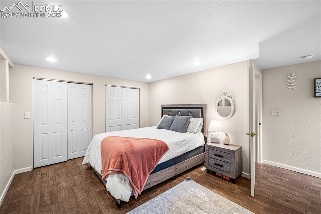 Image 17 of 45: Bedroom