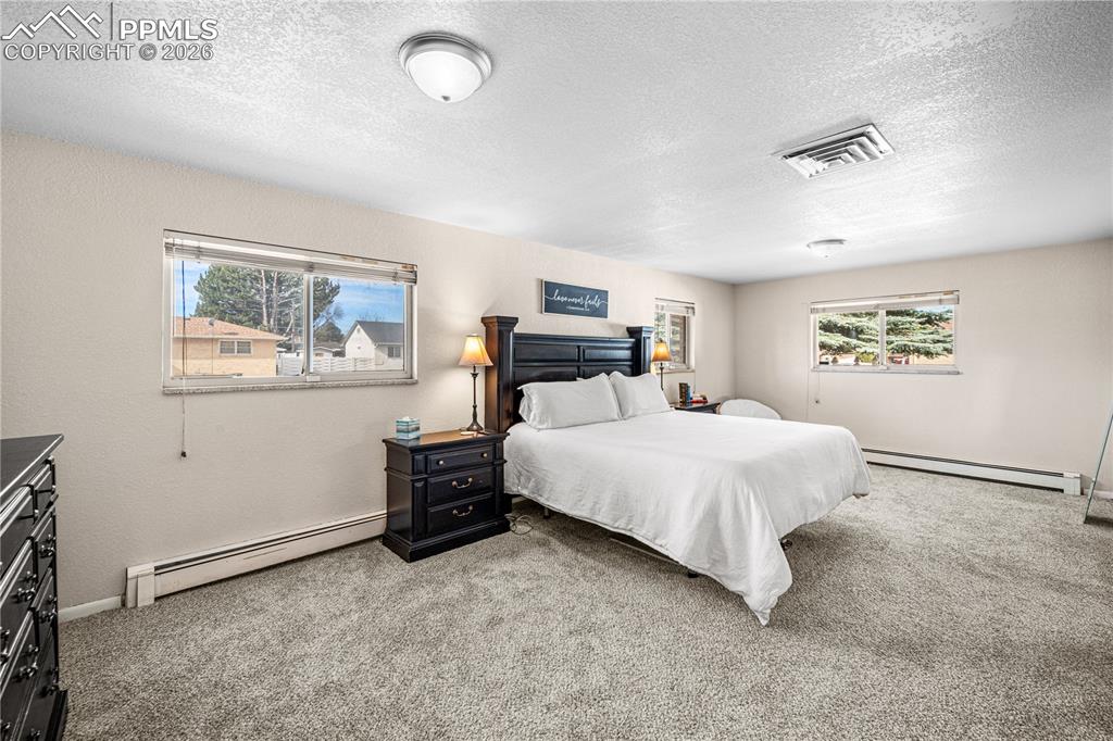 Image 20 of 45: Bedroom