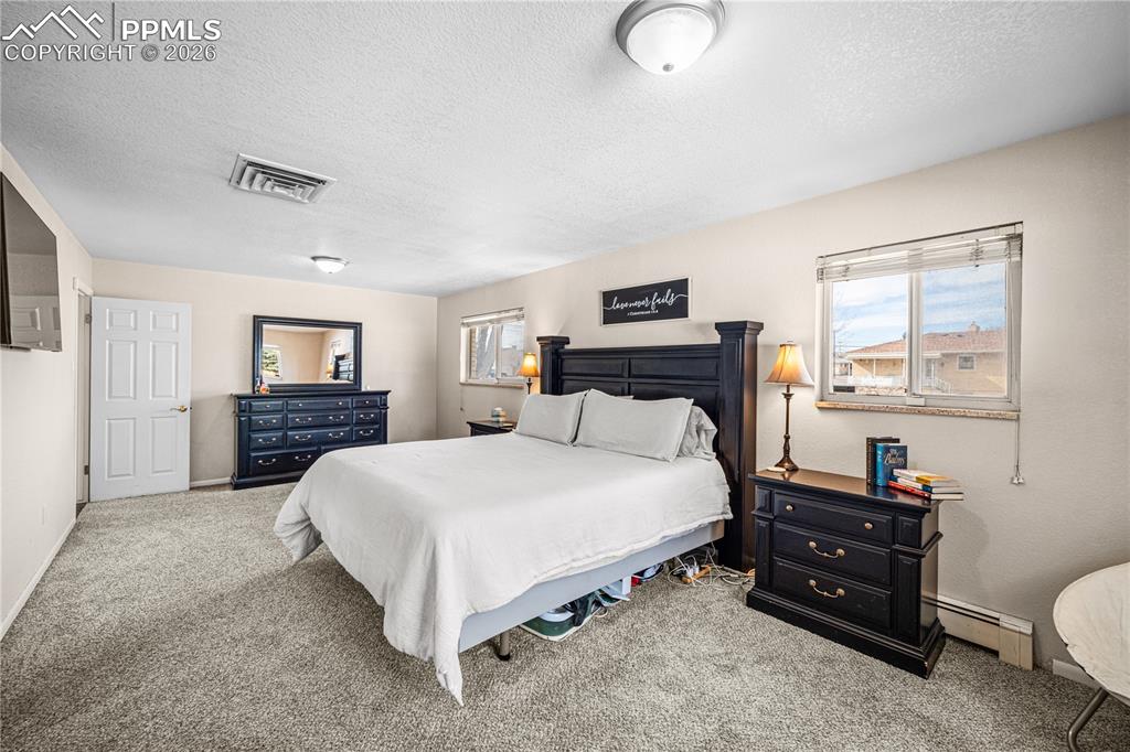 Image 21 of 45: Bedroom