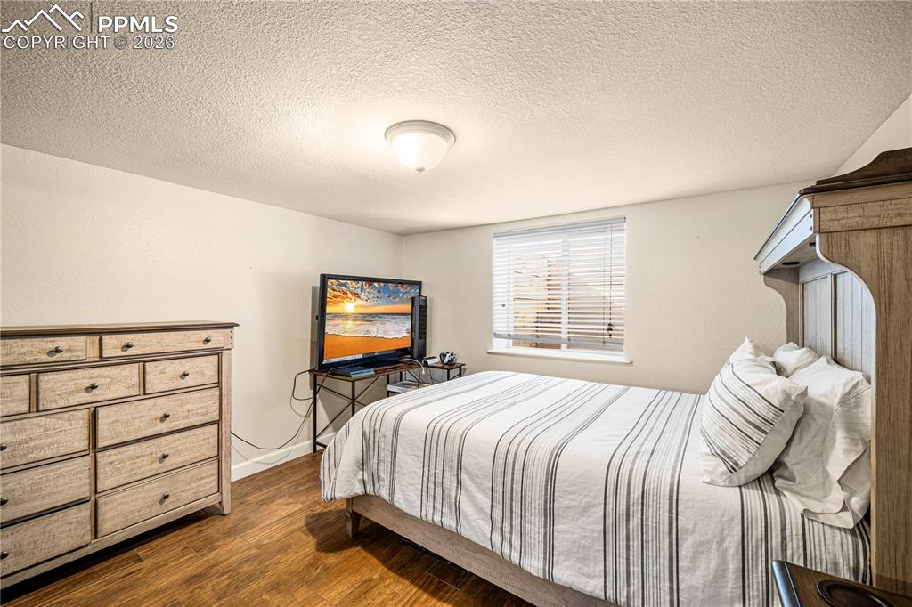 Image 28 of 45: Bedroom