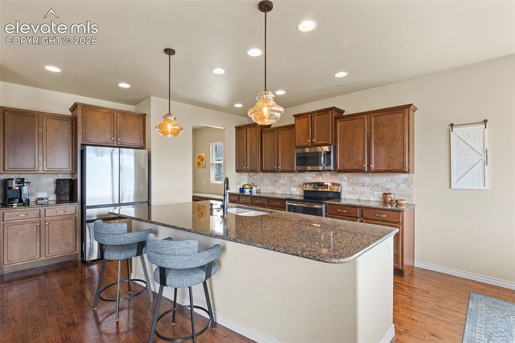 Image 10 of 45: Kitchen
