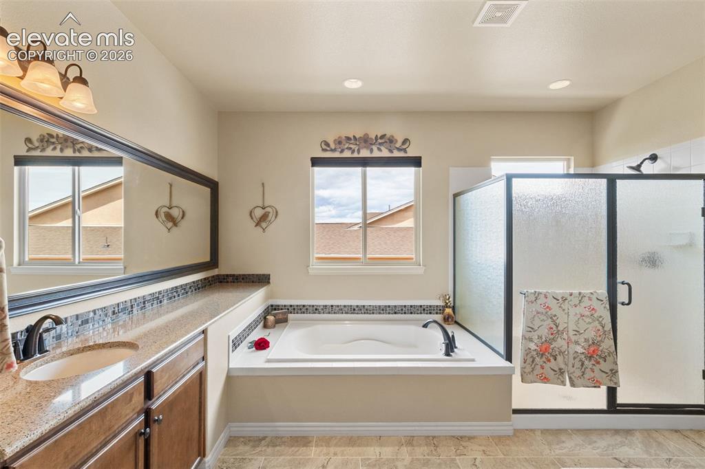 Image 22 of 45: Master Bathroom