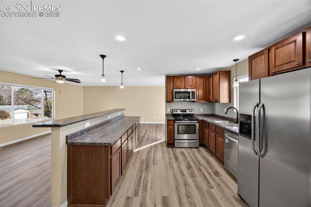 Image 11 of 50: Kitchen