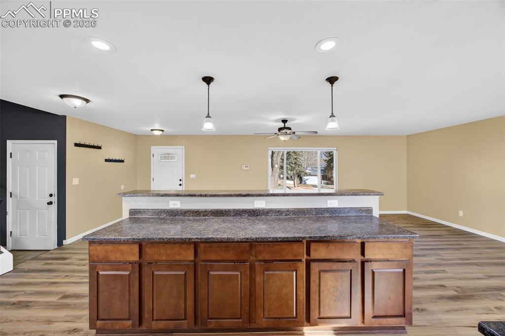 Image 14 of 50: Kitchen