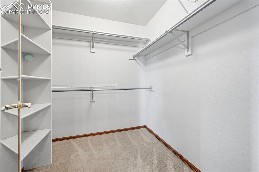 Image 28 of 50: Closet