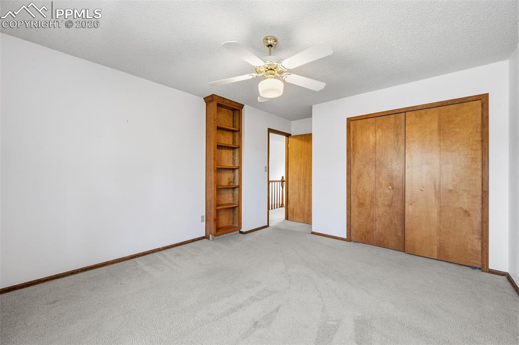 Image 30 of 50: Bedroom