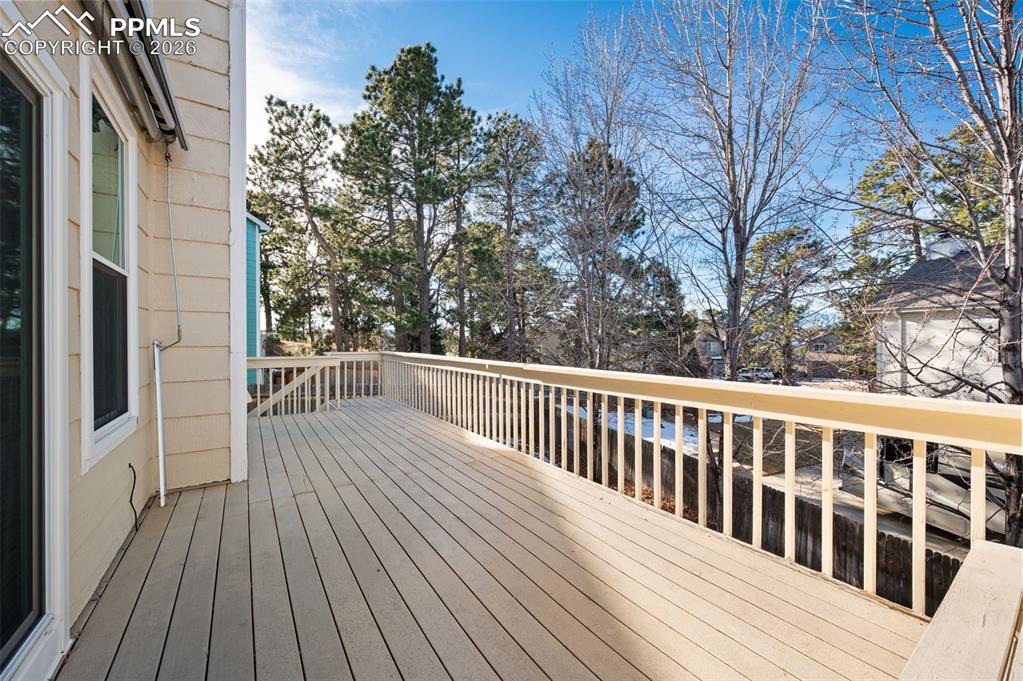 Image 36 of 50: Deck