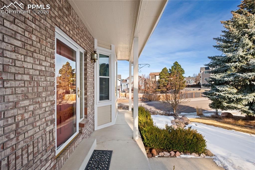 Image 9 of 50: Entry