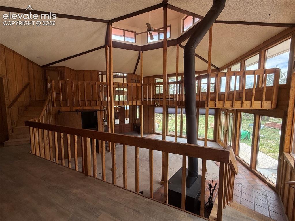 Image 4 of 33: Family room