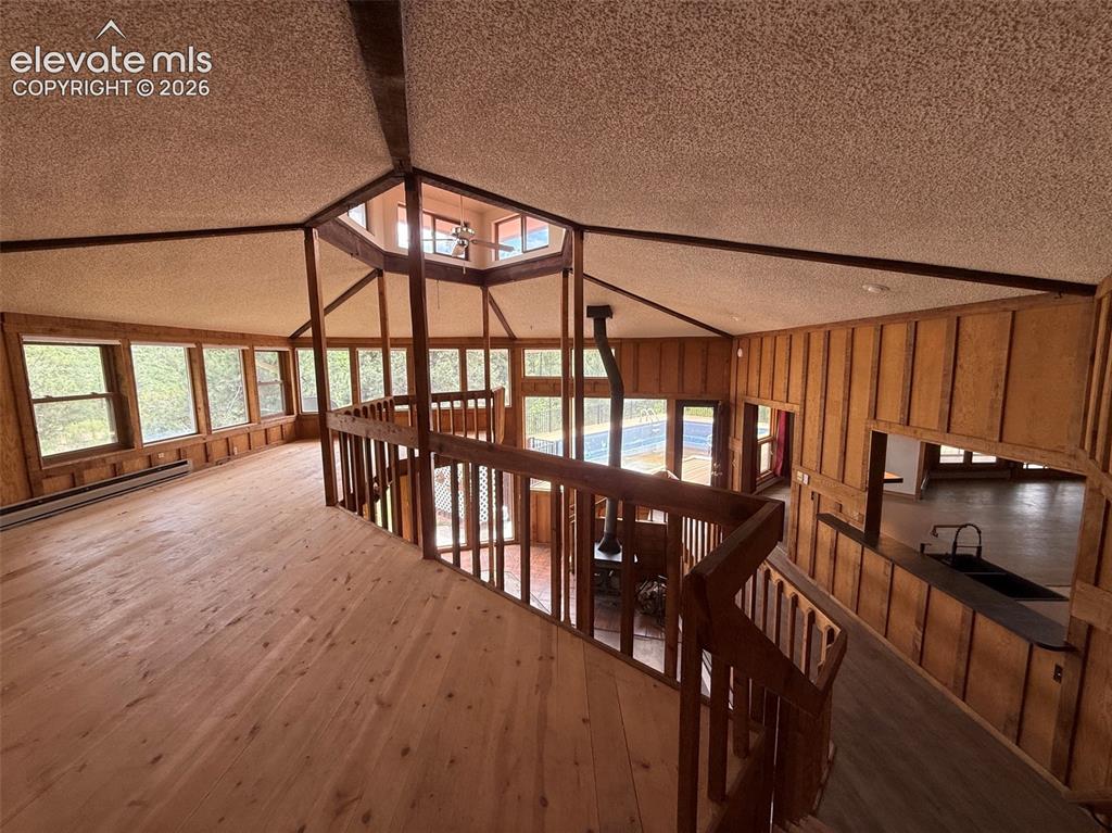 Image 5 of 33: Loft