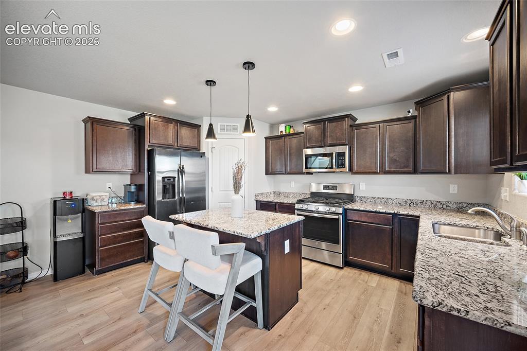Image 13 of 28: Kitchen