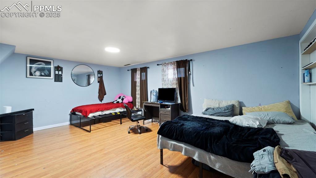 Image 15 of 21: Family Room