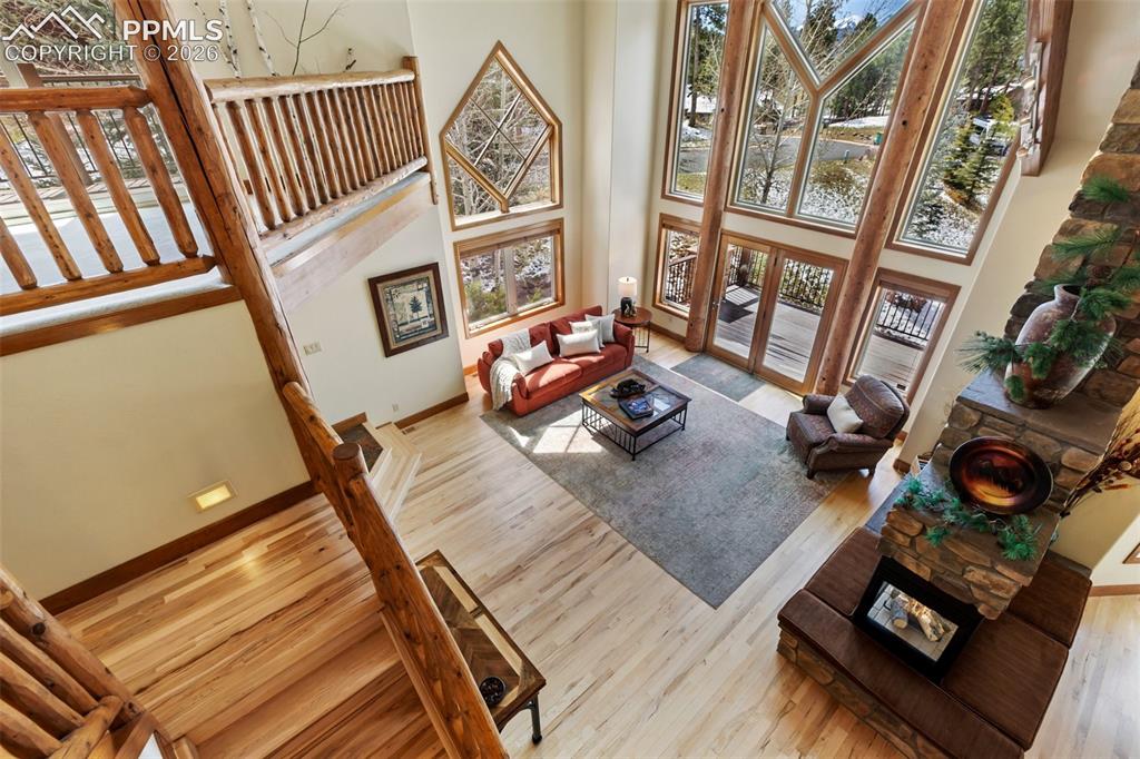 Image 9 of 50: Living Room