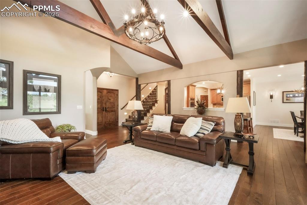 Image 10 of 50: Living Room
