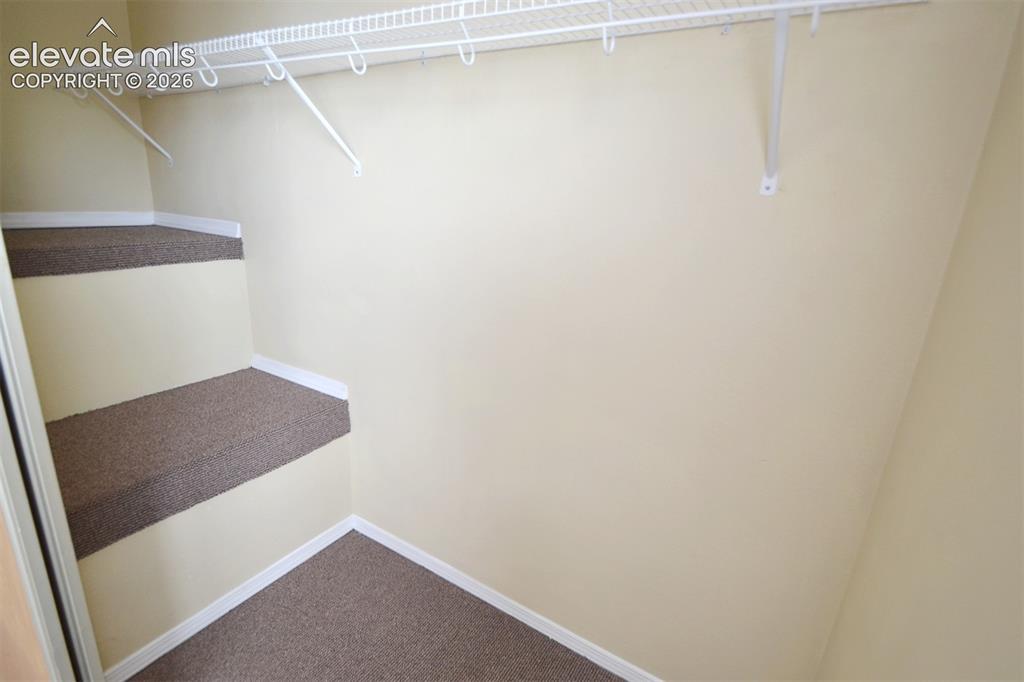 Image 19 of 35: Closet