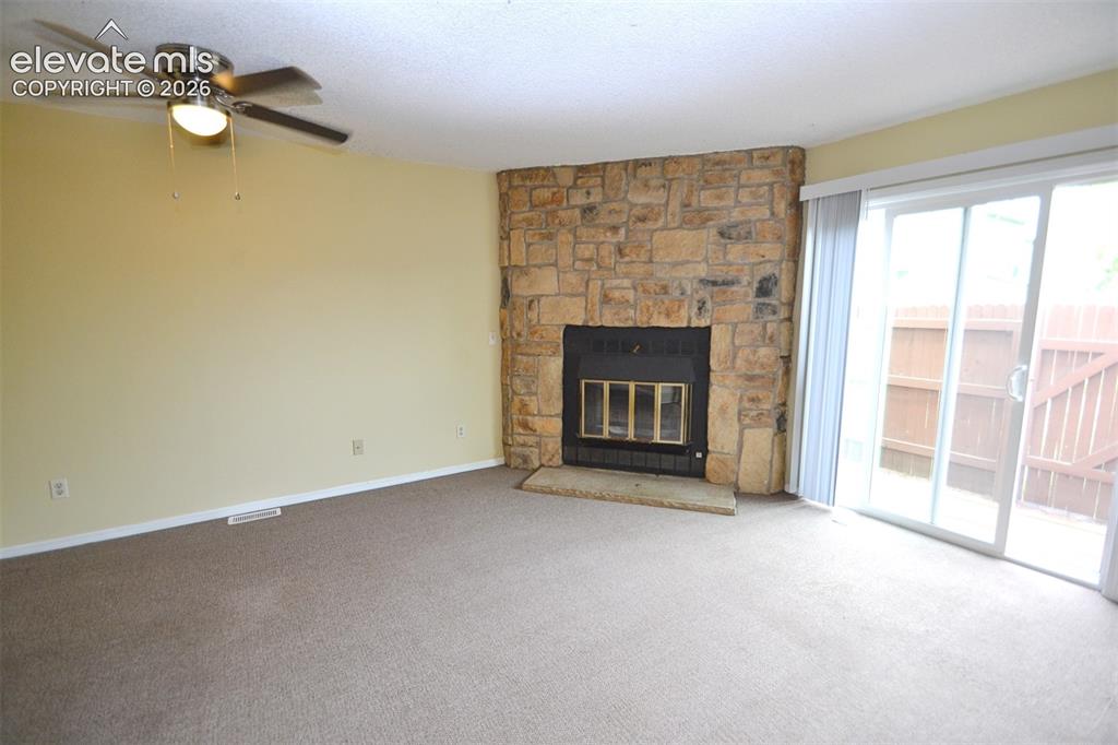 Image 4 of 35: Living Room